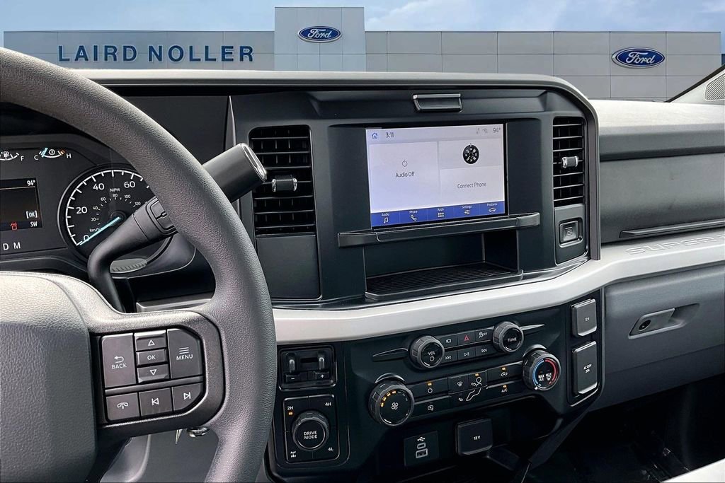 New 2025 Ford F350 XLT w/ 360-Degree Camera Package image 6