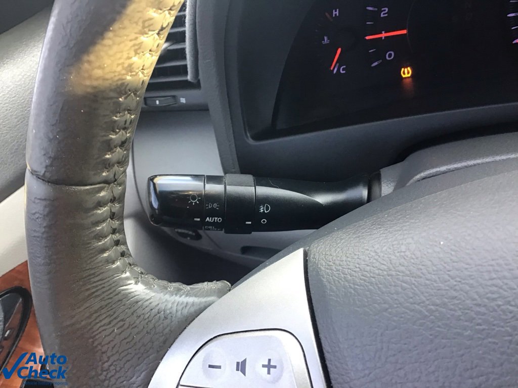 Used 2010 Toyota Camry XLE image 32