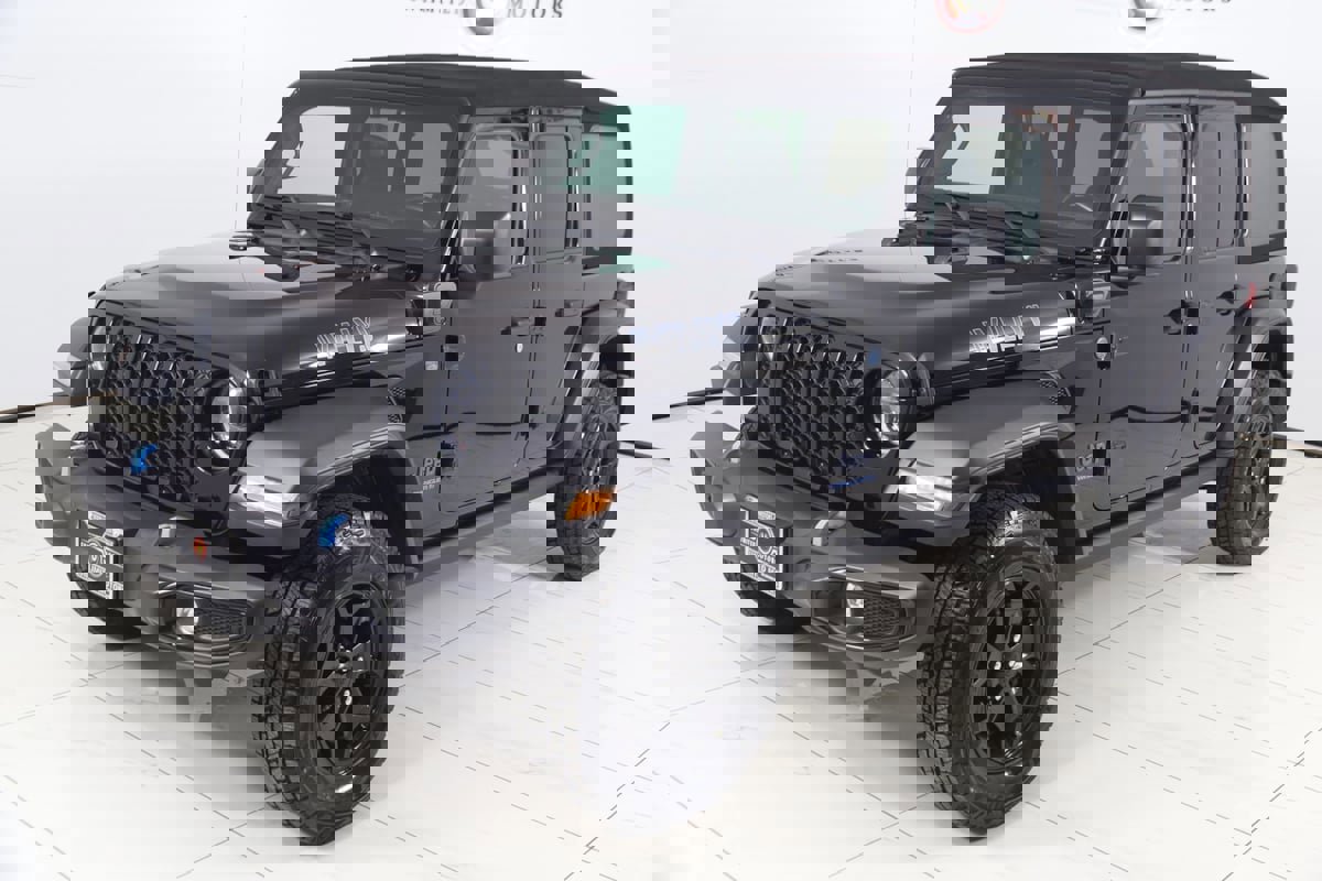 Used 2023 Jeep Wrangler Unlimited w/ Cold Weather Group image 20