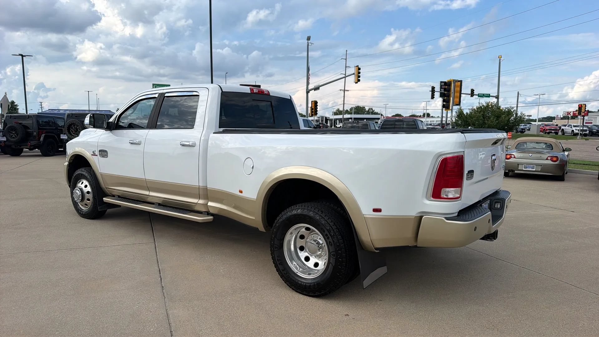 Used 2015 RAM 3500 Laramie Longhorn w/ Convenience Group AWD/4WD image 14