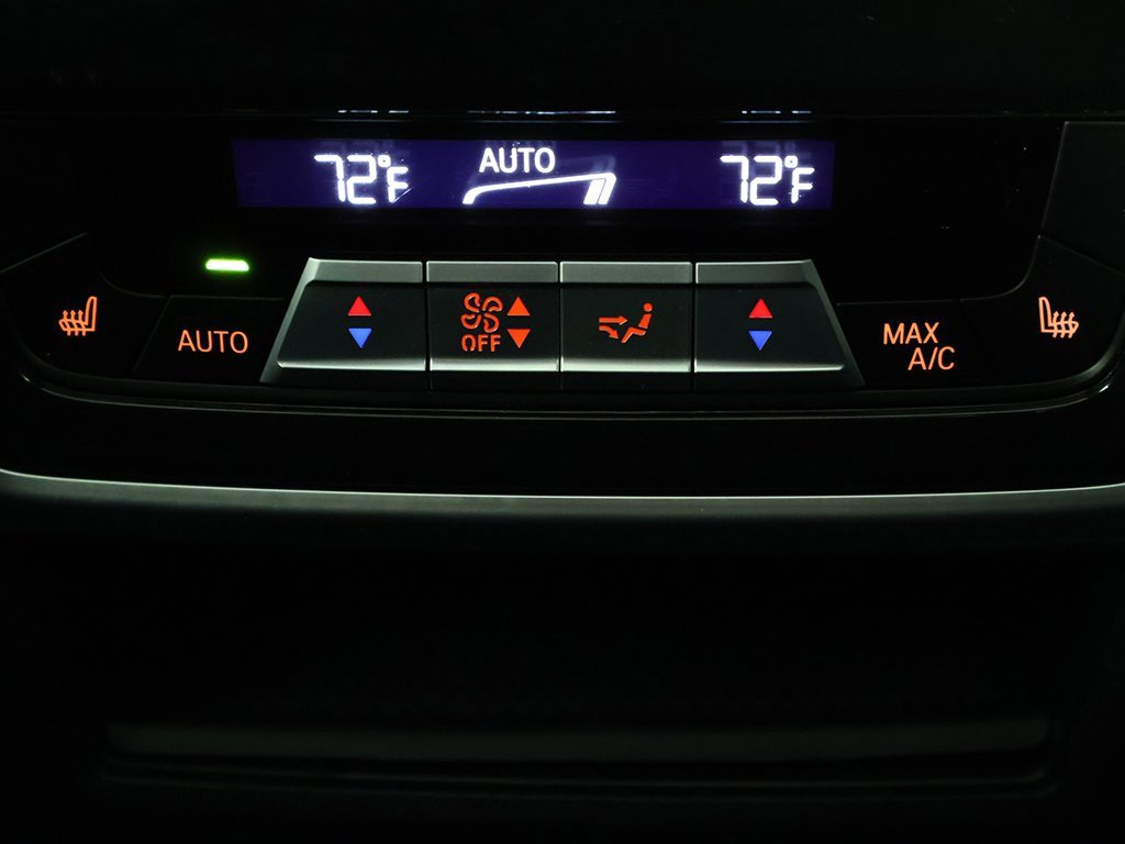 Used 2025 BMW X6 xDrive40i w/ Climate Comfort Package image 50