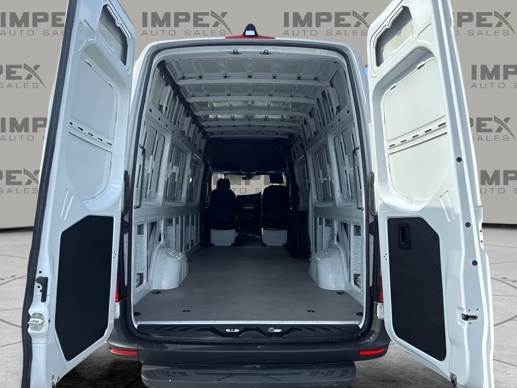 Used 2025 Mercedes-Benz Sprinter 2500 image 22