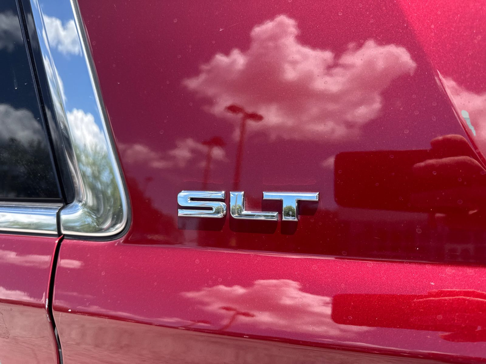 Used 2017 GMC Yukon SLT AWD/4WD image 33