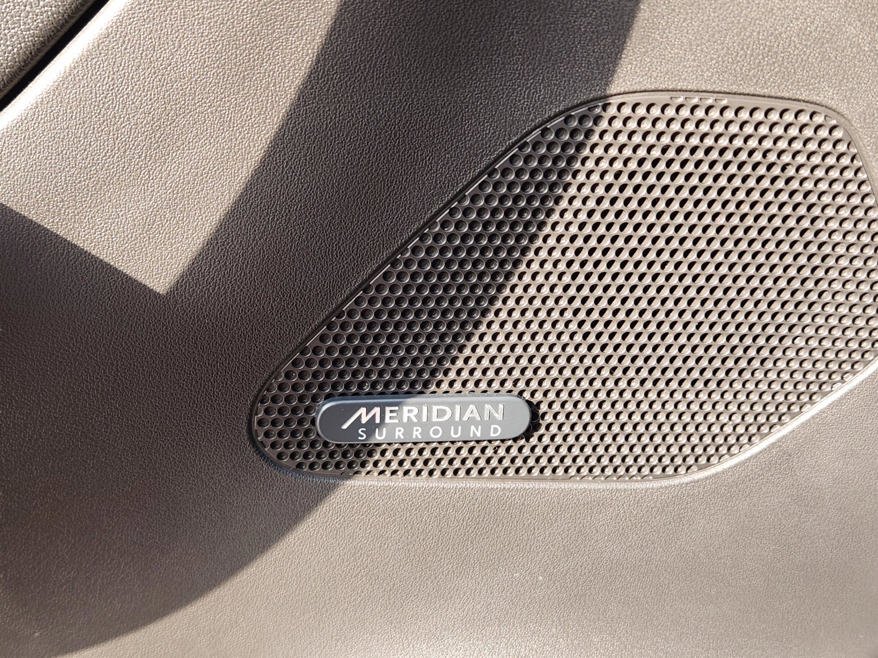 Used 2017 Jaguar F-PACE Prestige image 18