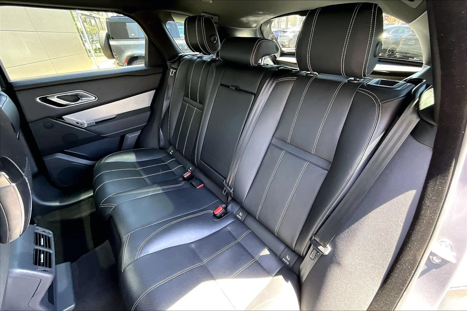 Used 2022 Land Rover Range Rover Velar R-Dynamic S AWD/4WD image 25