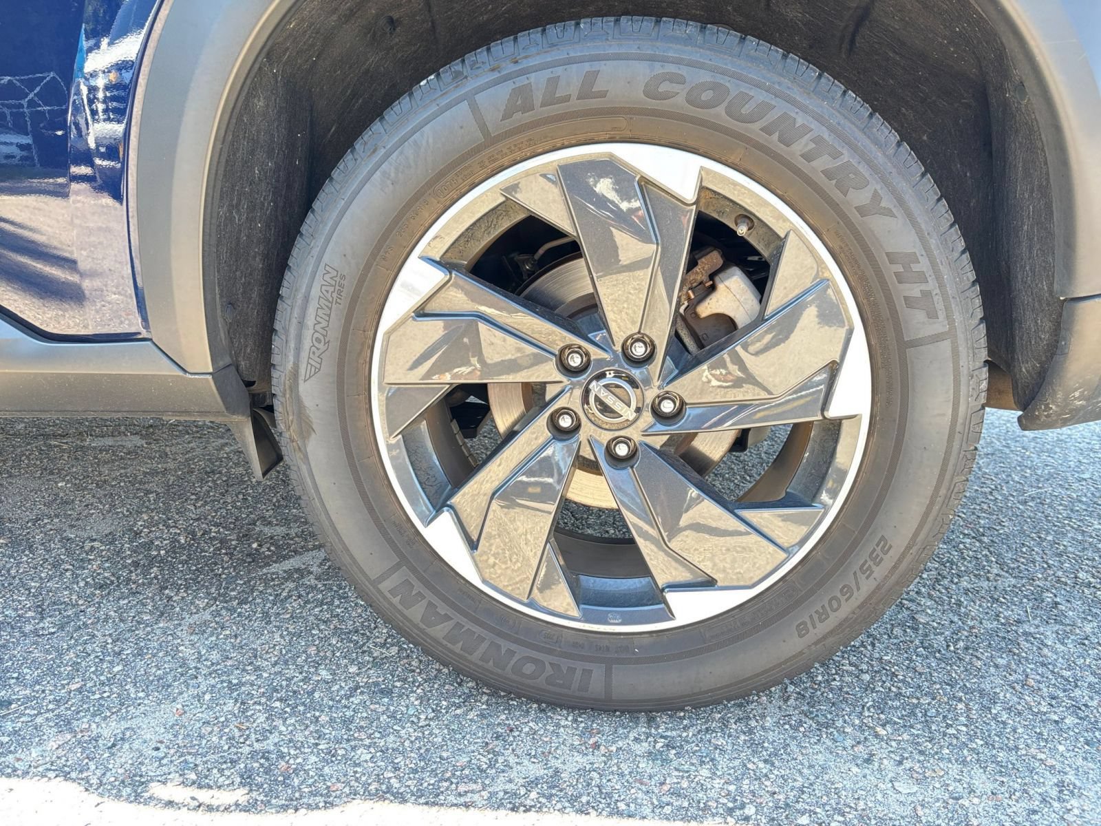 Used 2025 Nissan Rogue SV FWD image 29