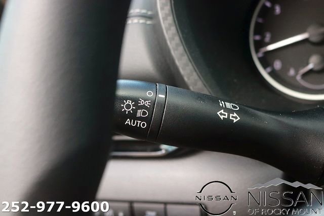 Used 2025 Nissan Sentra SV image 22