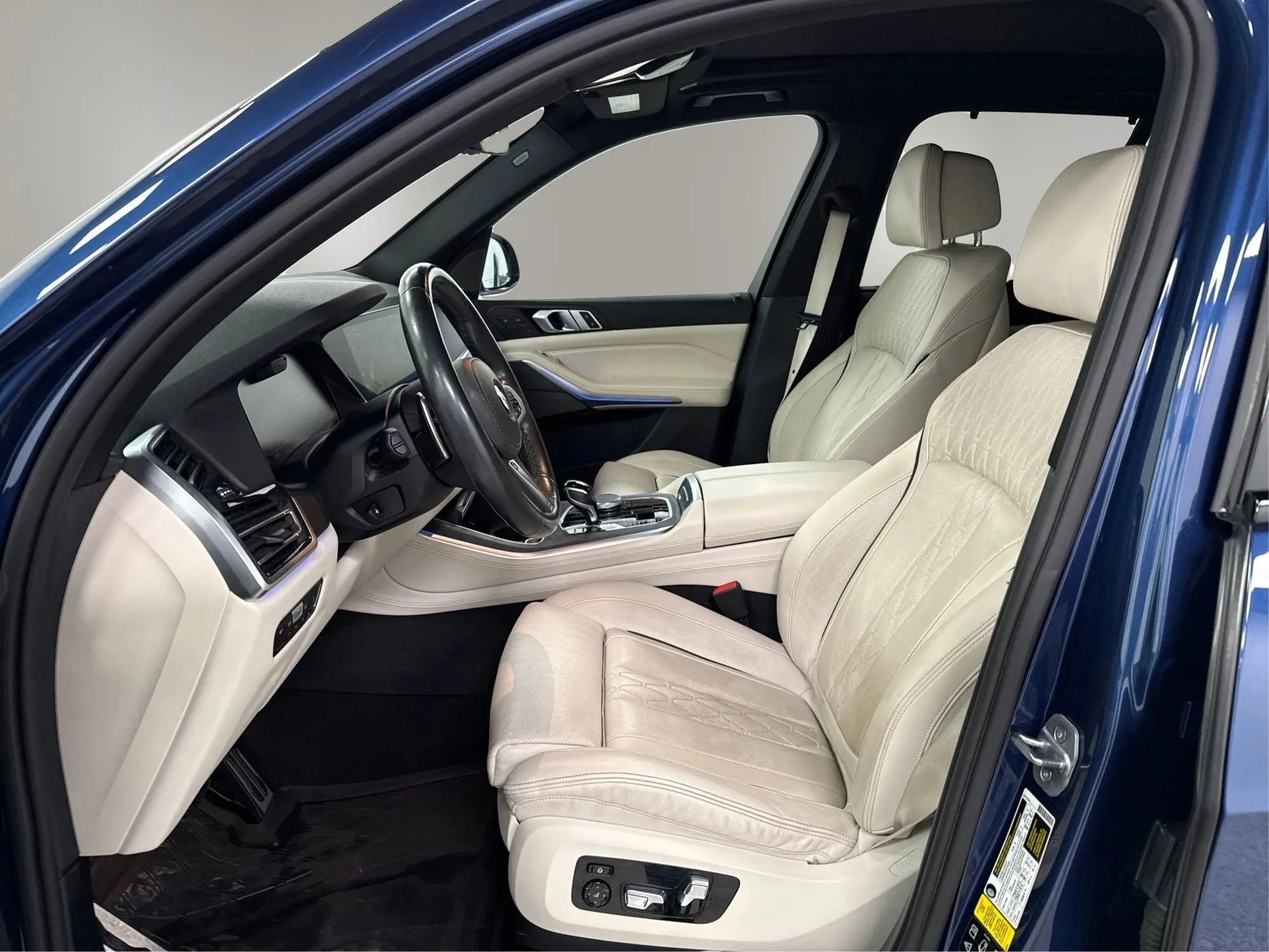 Used 2019 BMW X5 xDrive40i w/ M Sport Package image 9