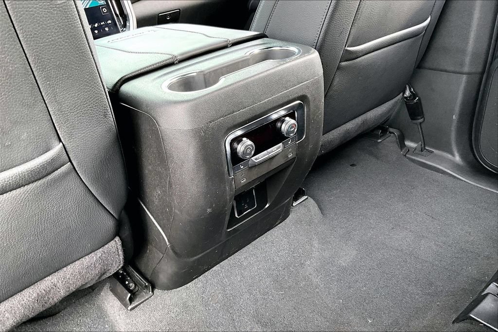 Used 2025 GMC Yukon Denali AWD/4WD image 25