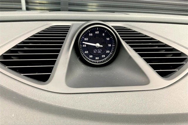 Used 2025 Porsche Macan Electric image 30