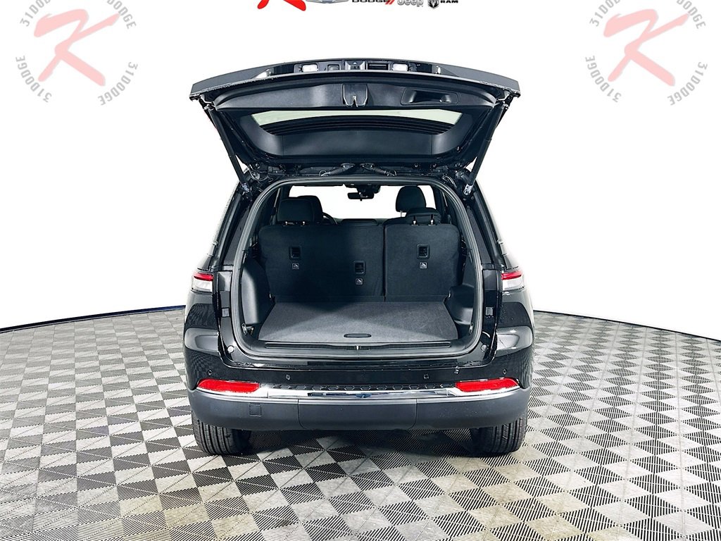 New 2025 Jeep Grand Cherokee Laredo X w/ Luxury Tech Group I image 16