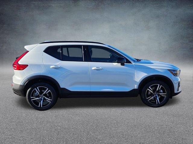 New 2026 Volvo XC40 B5 Core AWD/4WD image 8
