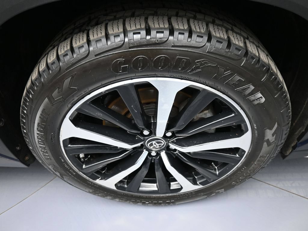 Used 2021 Toyota Highlander XSE AWD/4WD image 13