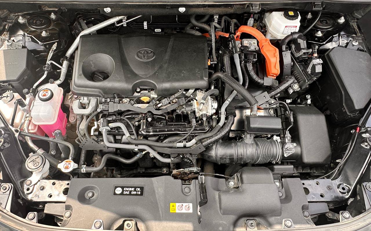 Used 2022 Toyota RAV4 LE AWD/4WD image 19