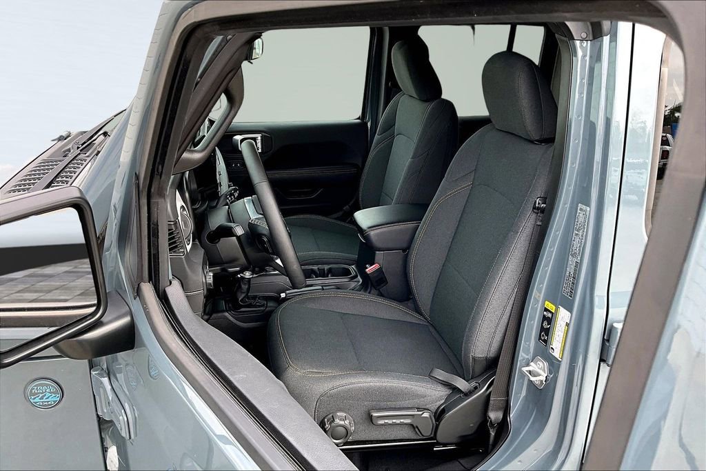 Certified 2025 Jeep Wrangler Unlimited Sahara w/ Safety Group image 3