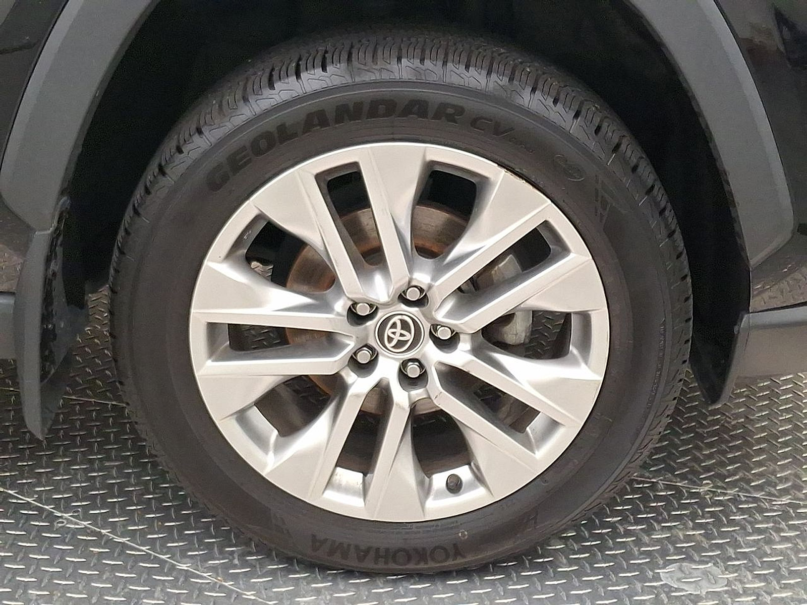 Certified 2022 Toyota RAV4 XLE Premium AWD/4WD image 31