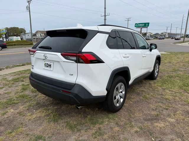 Used 2020 Toyota RAV4 LE image 7