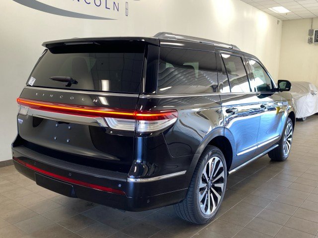 New 2024 Lincoln Navigator Reserve AWD/4WD image 30