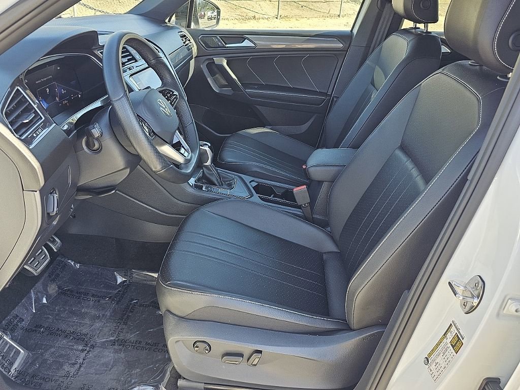 Used 2024 Volkswagen Tiguan SE R-Line image 25
