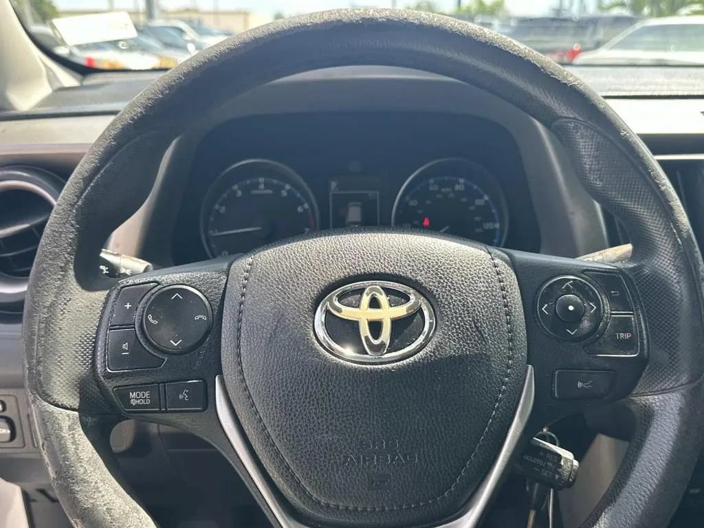 Used 2017 Toyota RAV4 LE FWD image 20