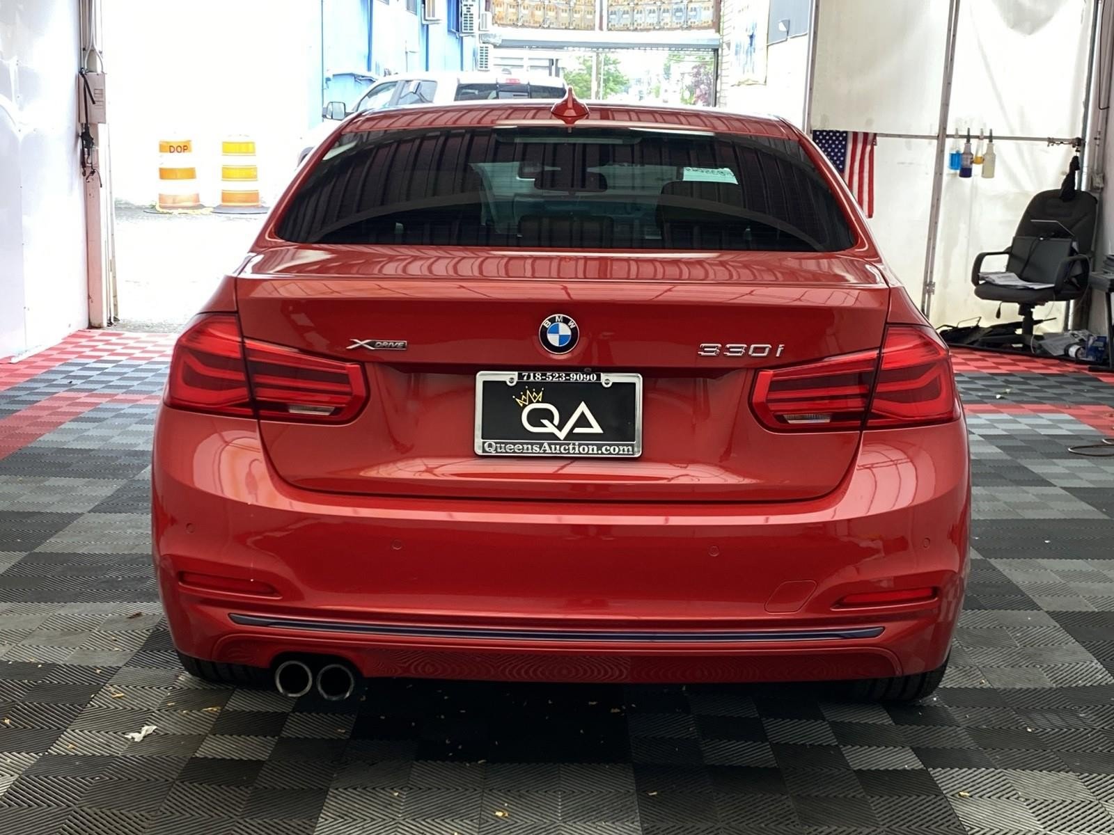 Used 2018 BMW 330i xDrive Sedan w/ Premium Package AWD/4WD image 5