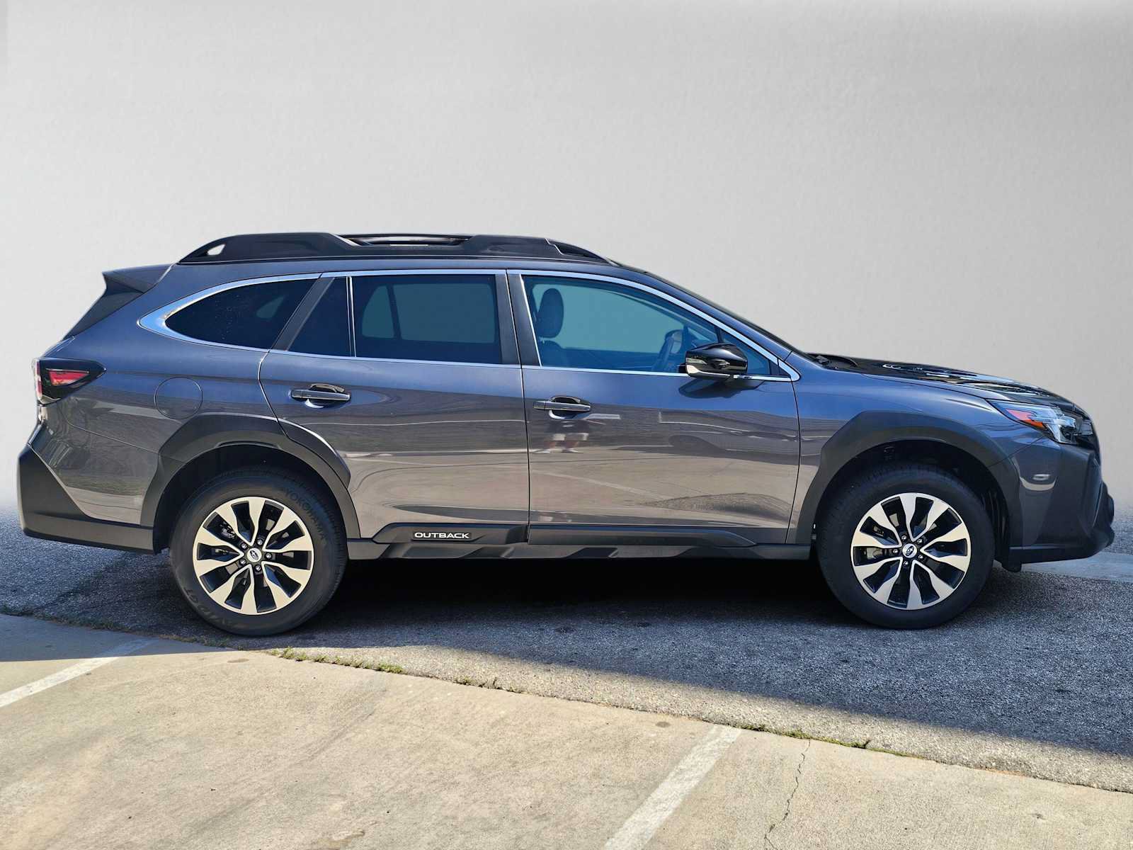 Certified 2024 Subaru Outback Limited AWD/4WD image 2