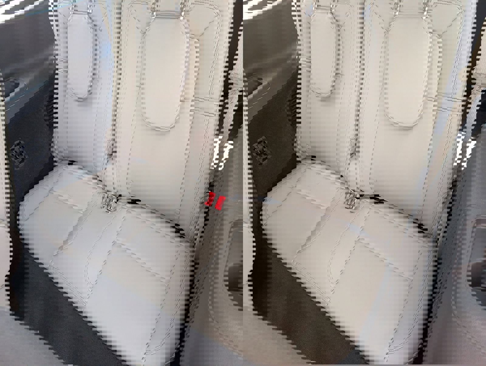 Used 2023 Lincoln Aviator Reserve w/ Equipment Group 201A image 32