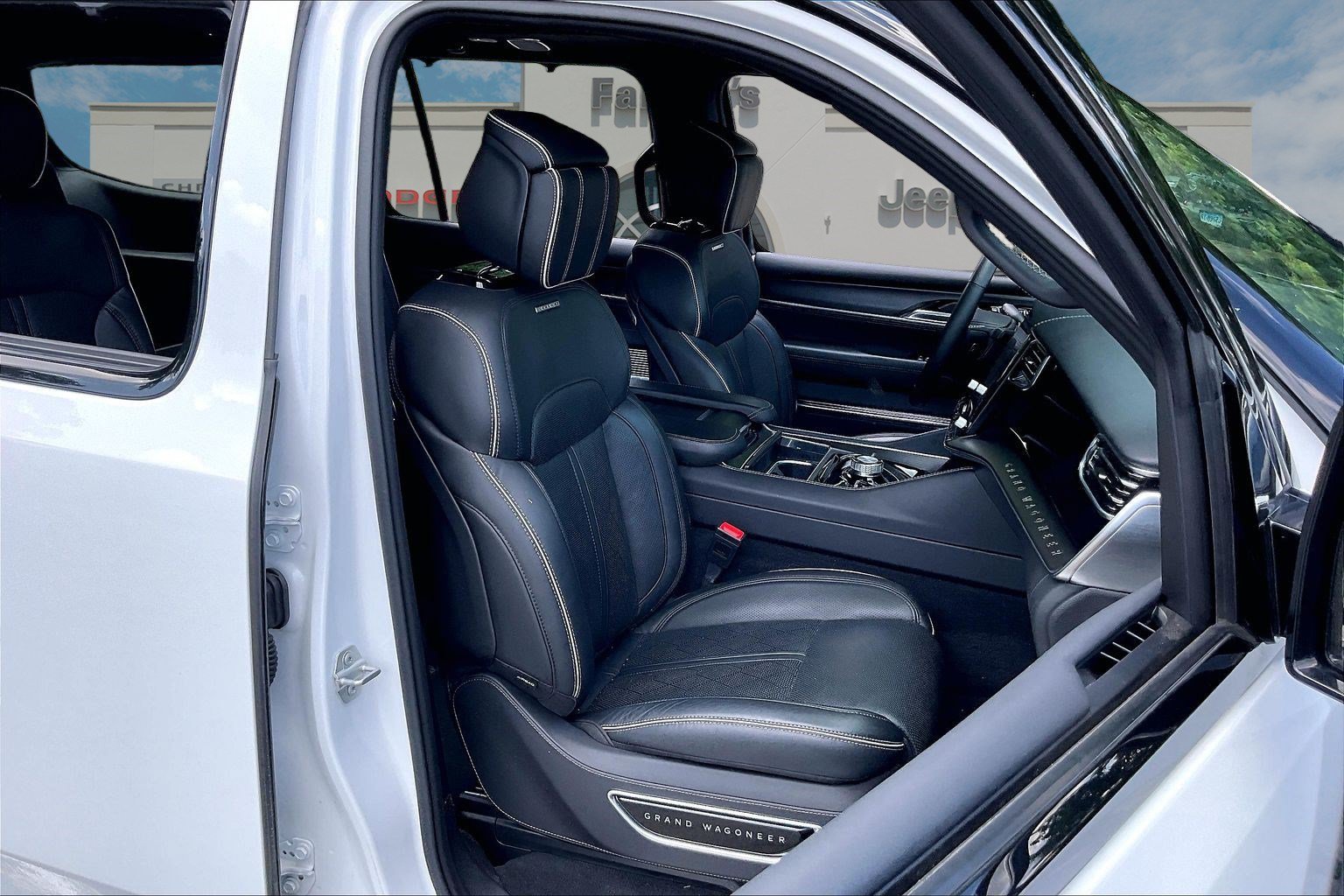 Certified 2025 Jeep Grand Wagoneer Series II Obsidian w/ Quick Order Packagew 28T AWD/4WD image 7