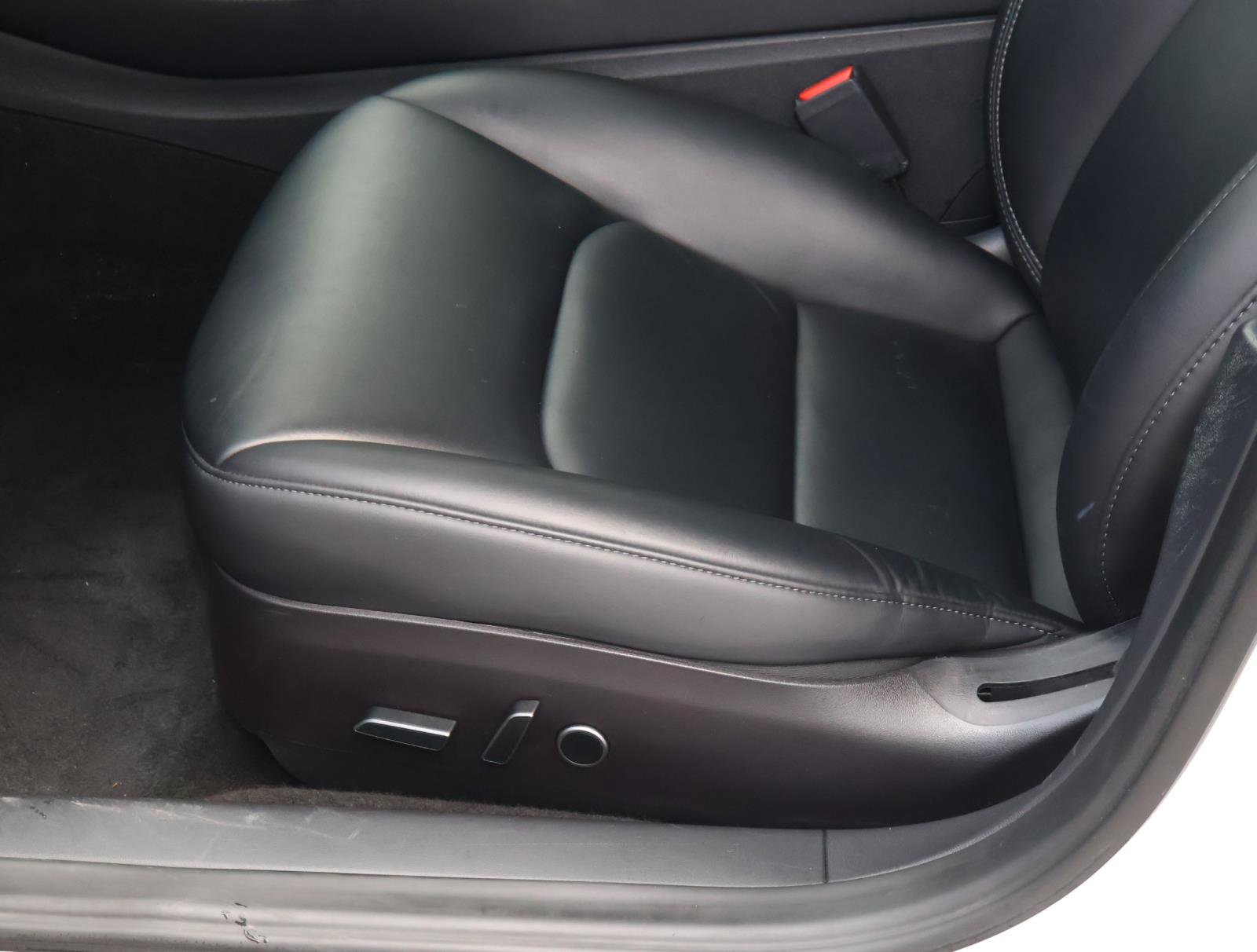Used 2022 Tesla Model 3 Standard Range RWD image 11
