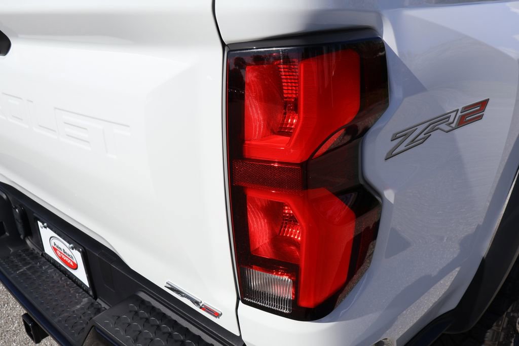 Used 2024 Chevrolet Colorado ZR2 w/ ZR2 Convenience Package III image 9
