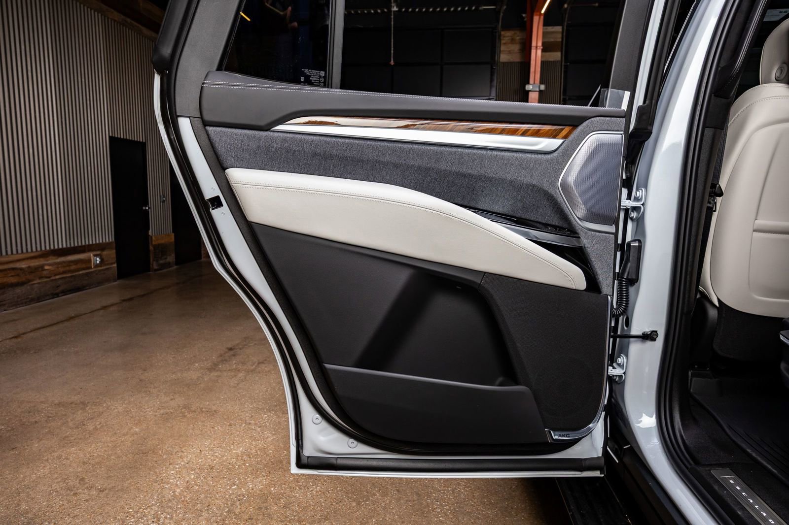 Used 2026 Cadillac Escalade Platinum Sport w/ LPO, Floor Liner Package image 39