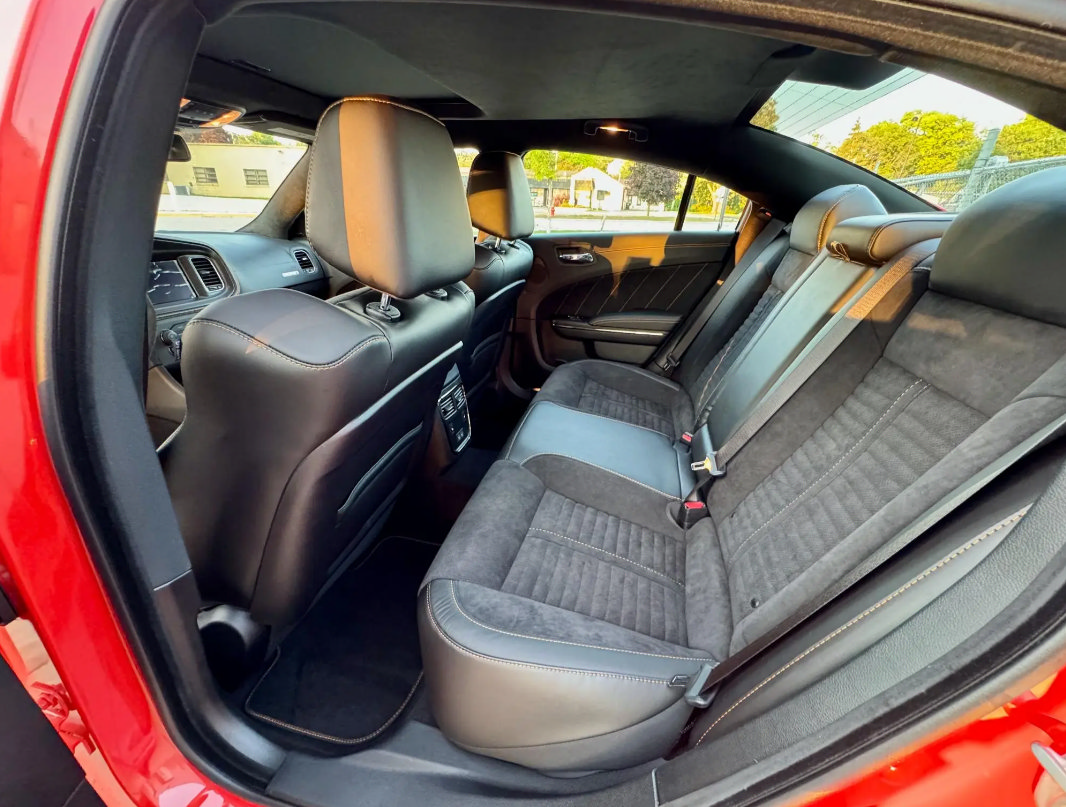 Used 2023 Dodge Charger SRT Hellcat RWD image 4