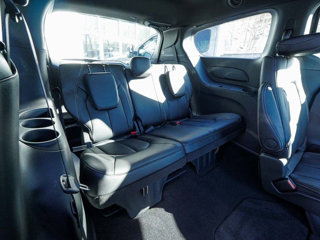 New 2026 Chrysler Pacifica Select FWD image 31
