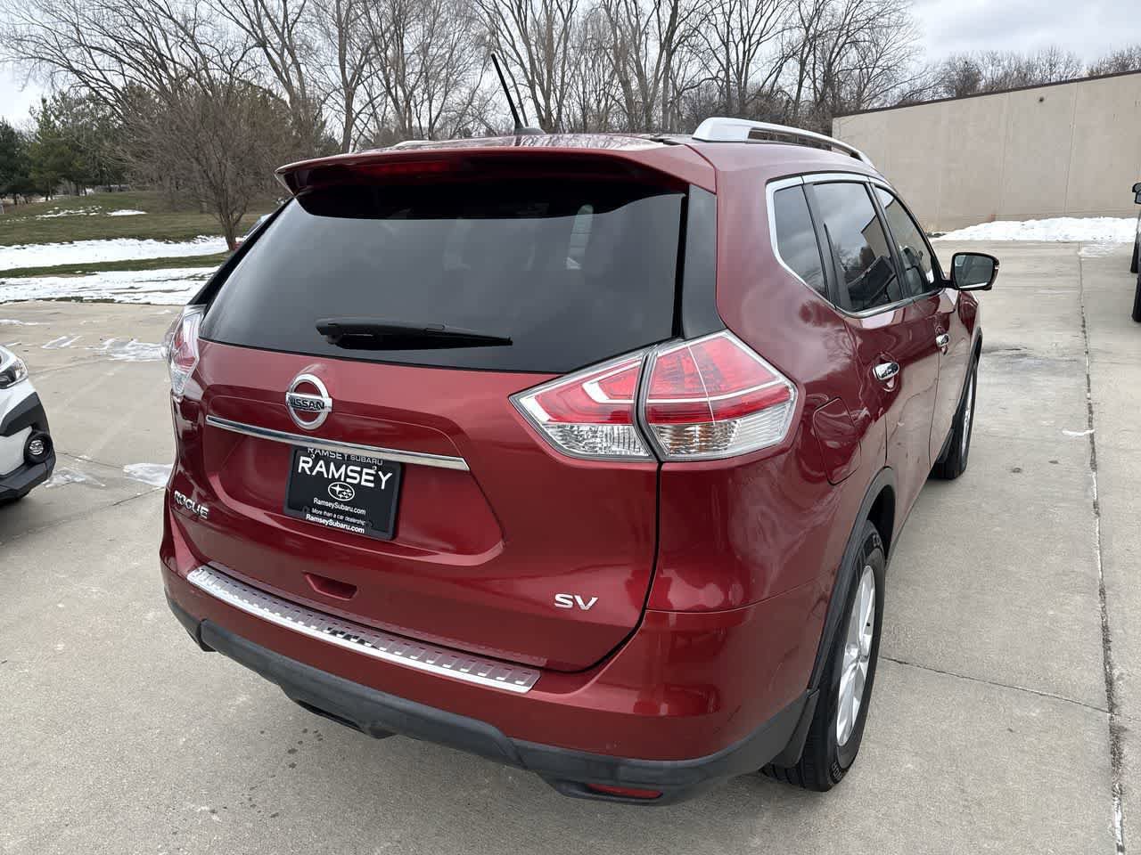Used 2016 Nissan Rogue SV w/ SV Premium Package image 6