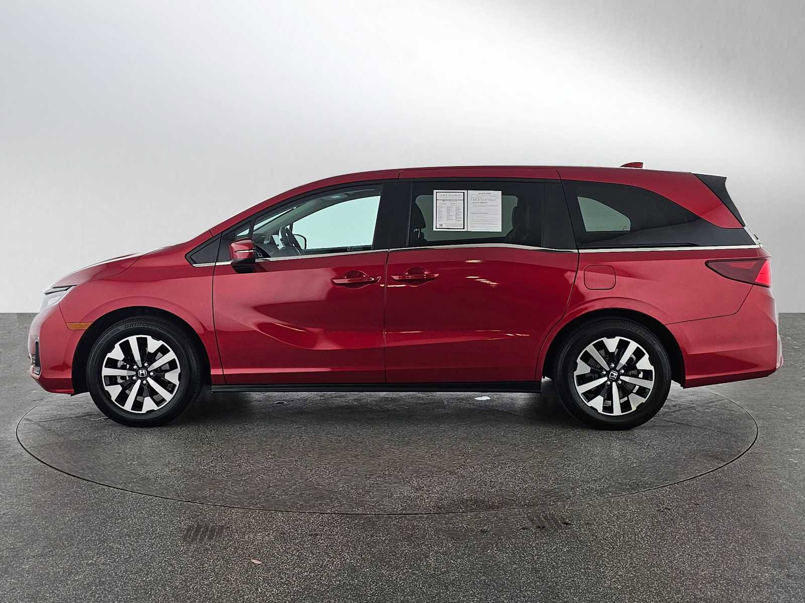 Certified 2025 Honda Odyssey EX-L image 6