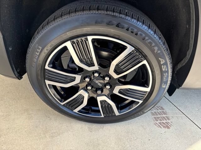 Used 2021 GMC Acadia SLT w/ Elevation Edition AWD/4WD image 31