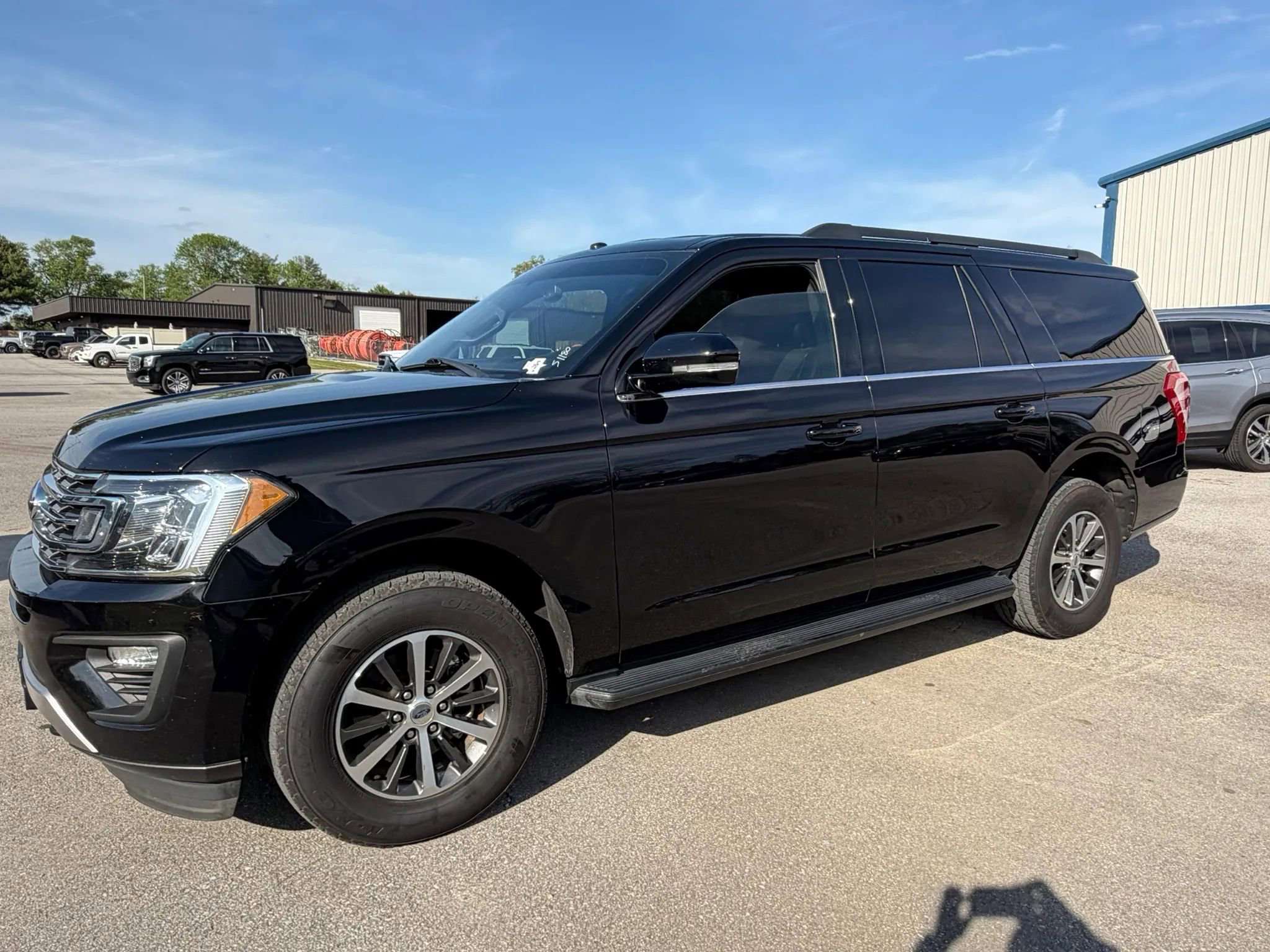 Used 2018 Ford Expedition Max XLT AWD/4WD image 3