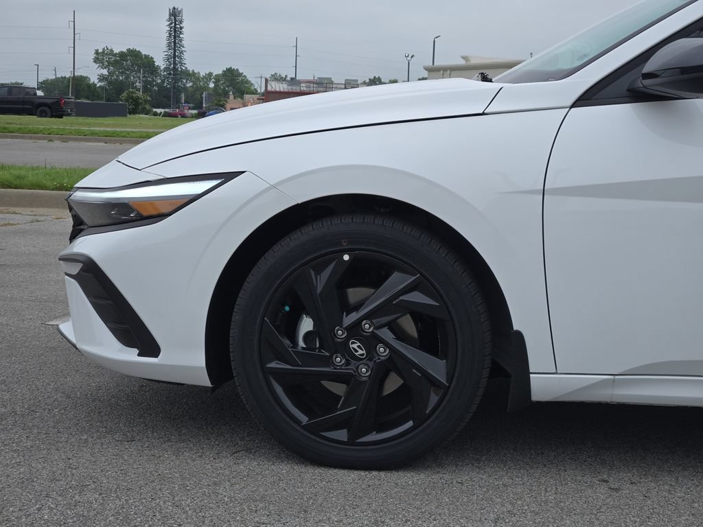 New 2026 Hyundai Elantra SEL FWD image 8