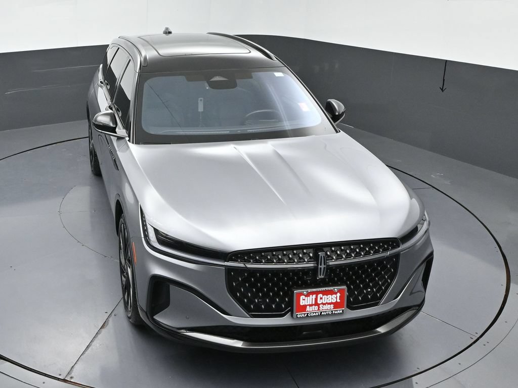 Used 2025 Lincoln Nautilus Reserve AWD/4WD image 44