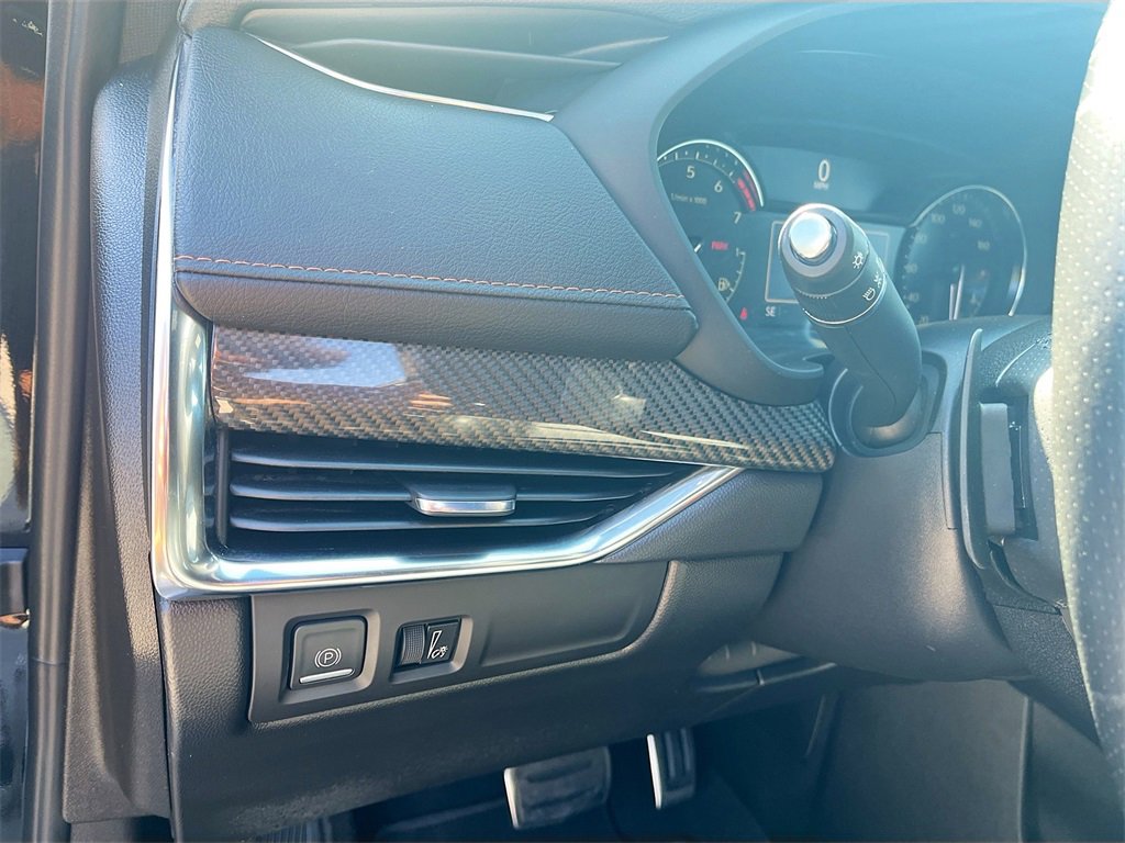 Used 2023 Cadillac XT4 Sport w/ Cold Weather Package image 10