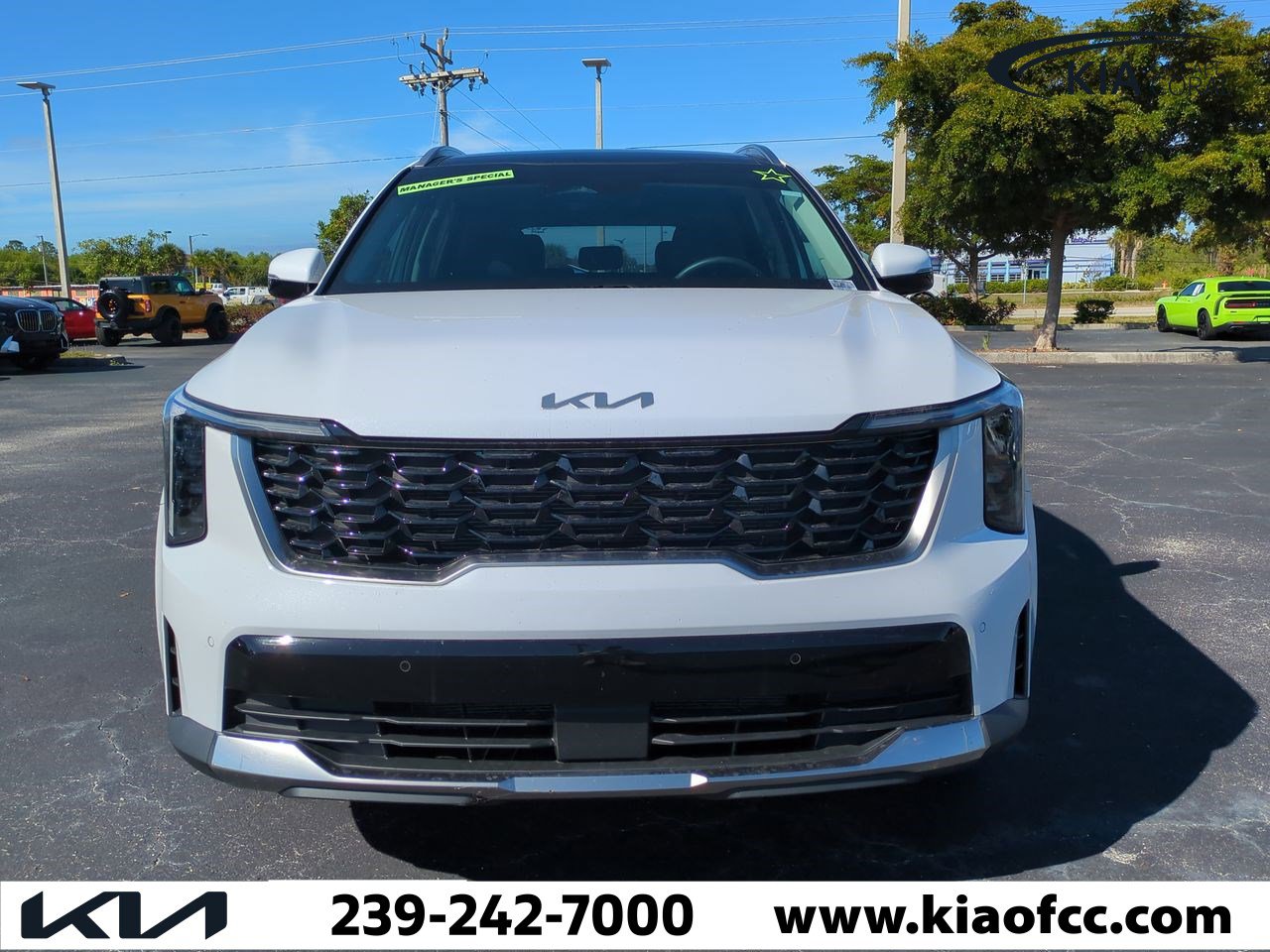 Used 2025 Kia Sorento S w/ Panoramic Sunroof Package image 3