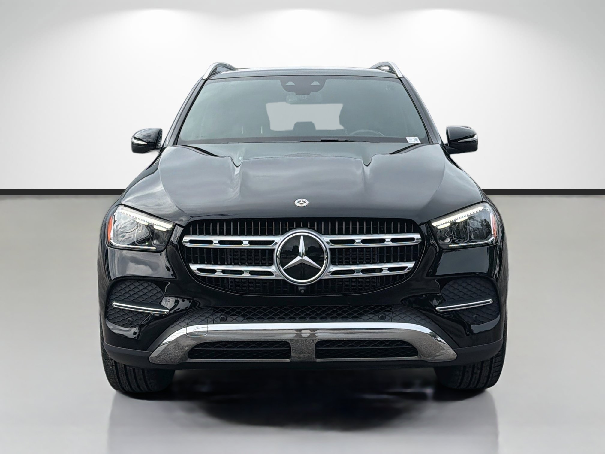 Used 2025 Mercedes-Benz GLE 350 4MATIC w/ Driver Assistance Package image 8