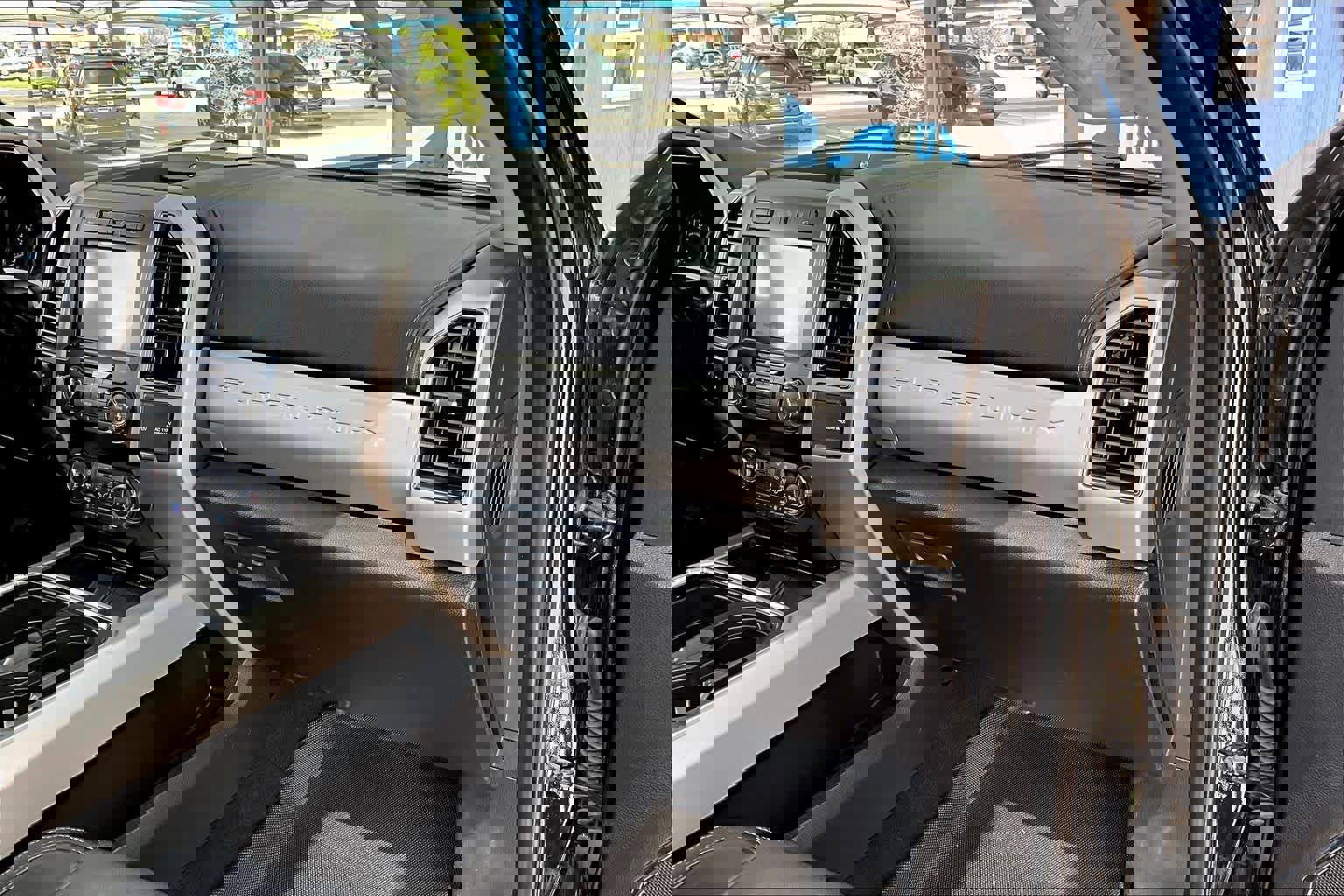 Used 2021 Ford F350 Lariat w/ Tremor Off-Road Package image 19