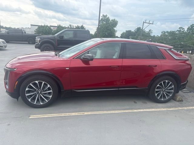 Used 2024 Cadillac Lyriq Sport w/ LPO, Floor Liner Package AWD/4WD image 2