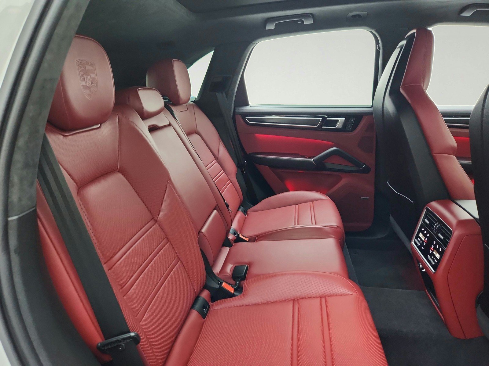 Used 2023 Porsche Cayenne GTS AWD/4WD image 29