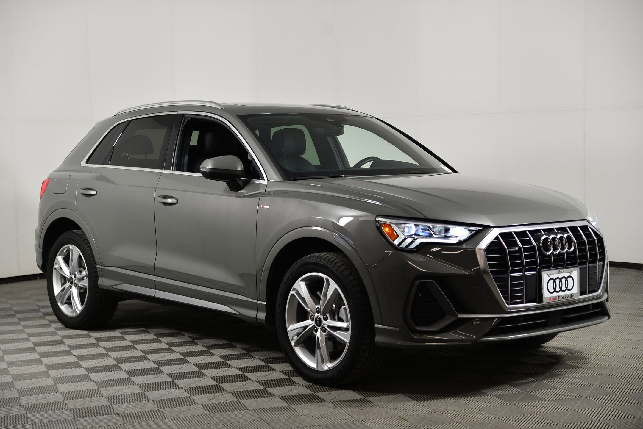 Certified 2023 Audi Q3 2.0T Premium w/ Convenience Package image 7