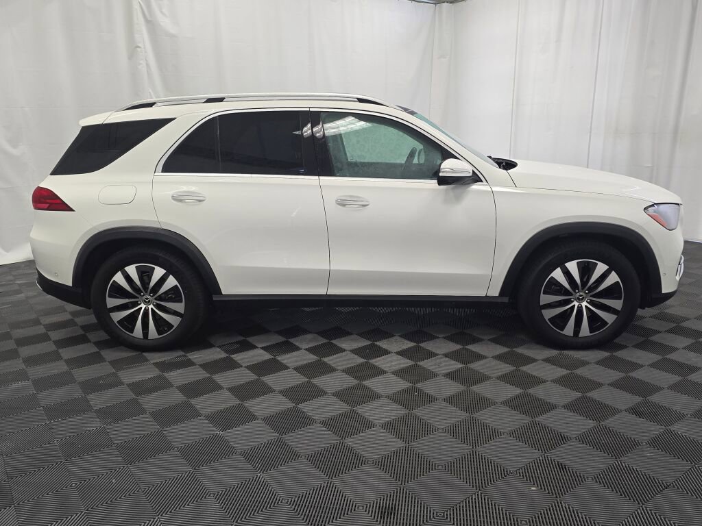 Used 2025 Mercedes-Benz GLE 350 4MATIC w/ Driver Assistance Package image 7
