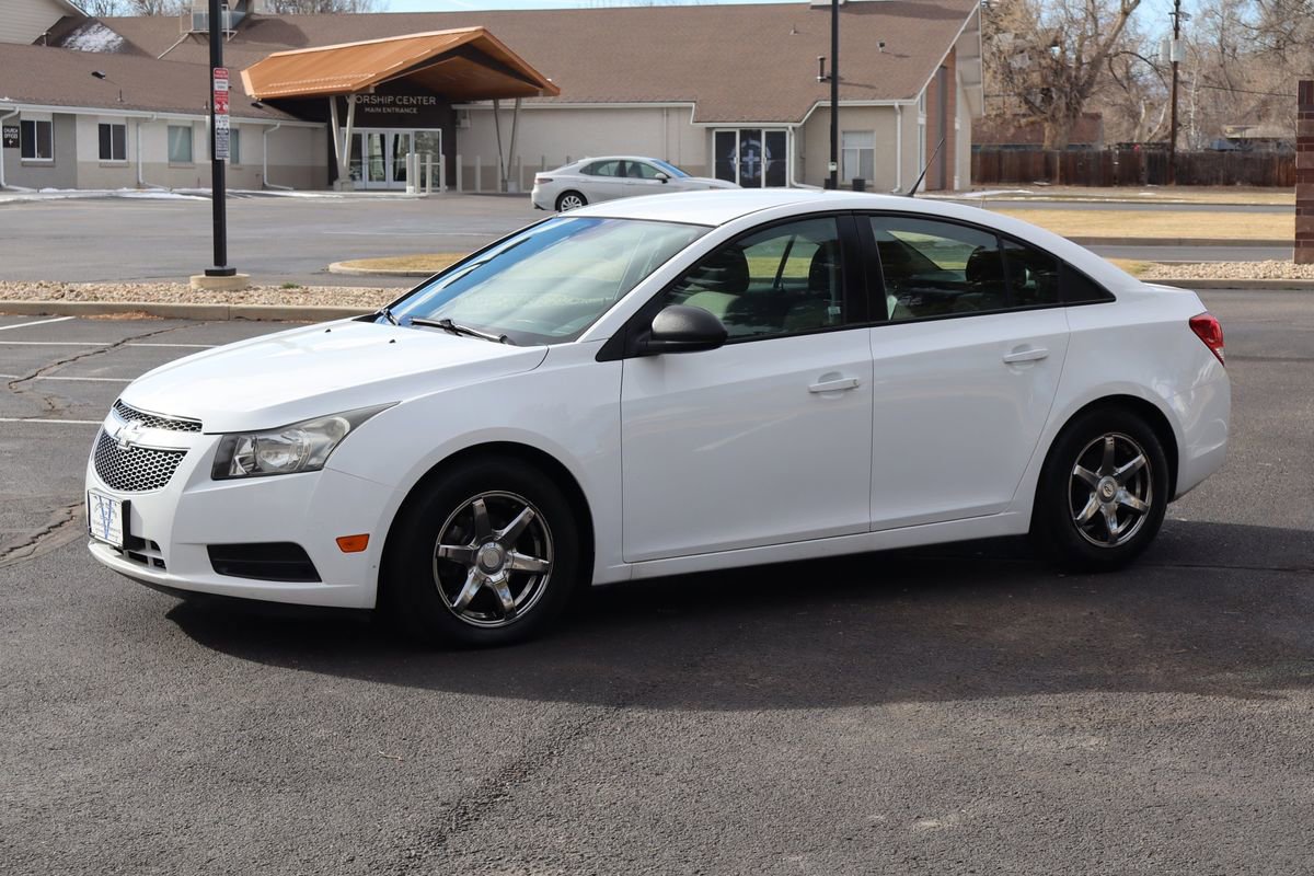 Used 2014 Chevrolet Cruze LS image 10