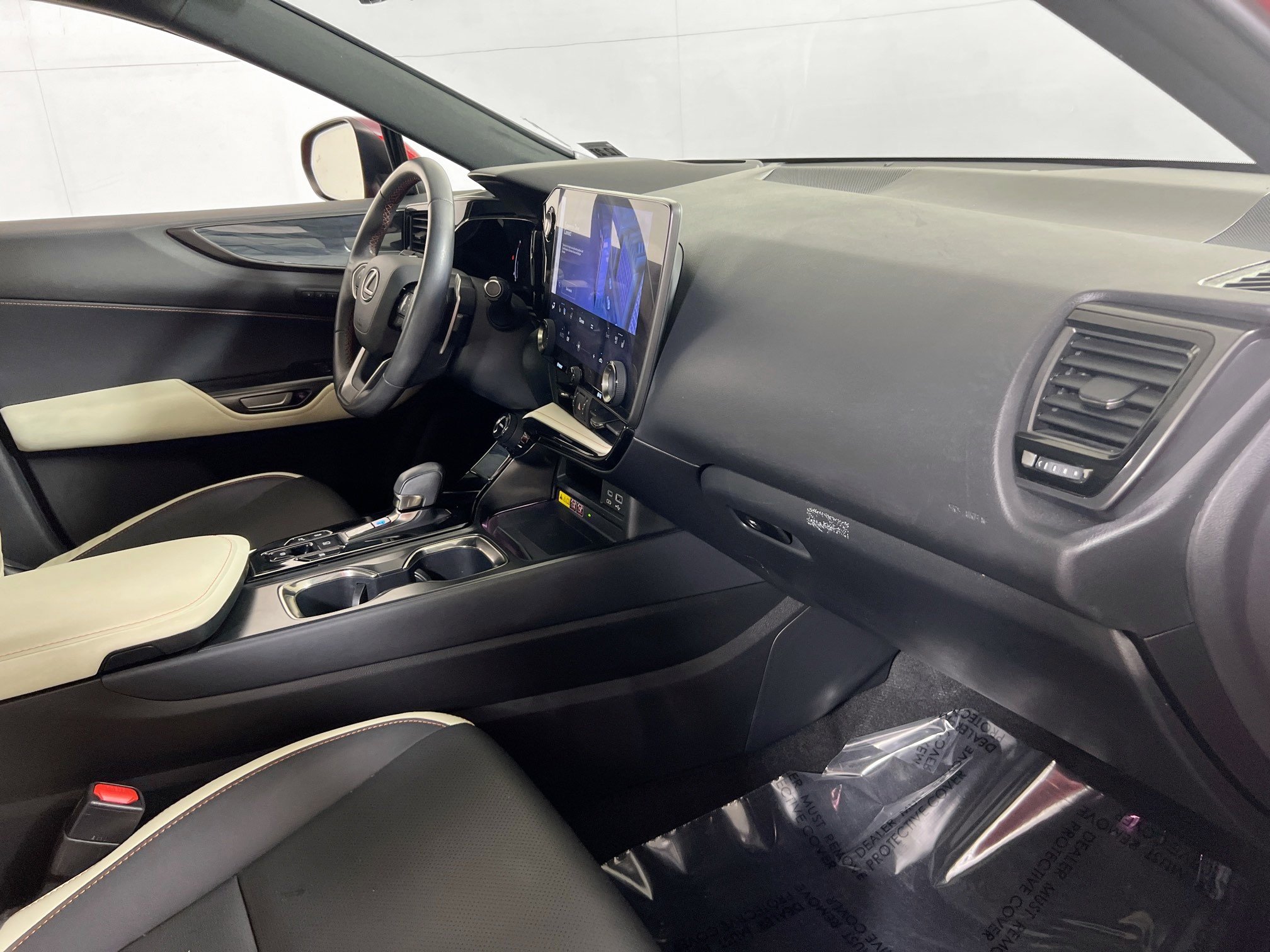Used 2023 Lexus NX 350h image 28