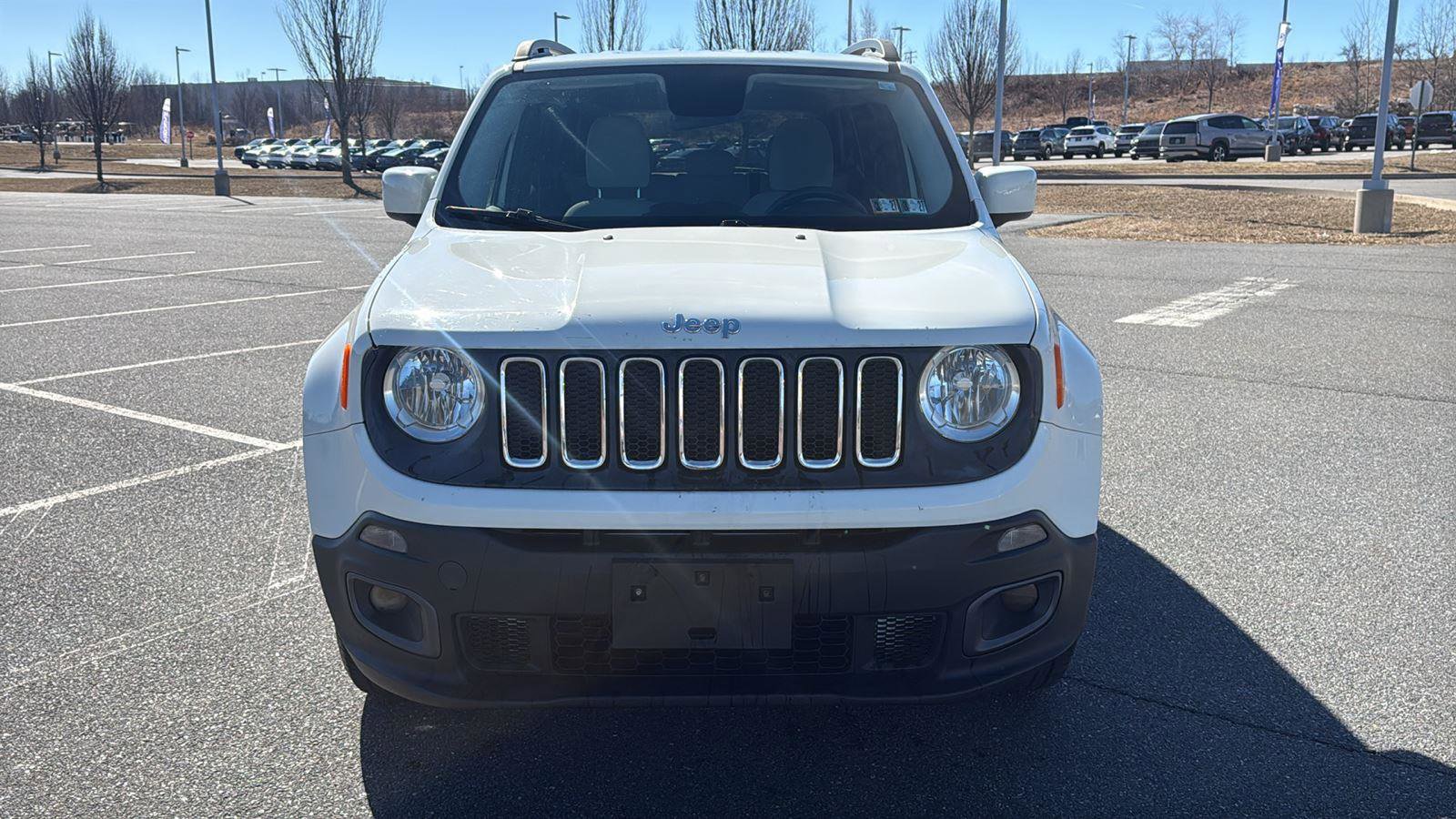 Used 2015 Jeep Renegade Latitude w/ Cold Weather Group image 17